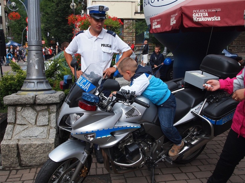 Wśród najmłodszych furorę zrobił policyjny motocykl