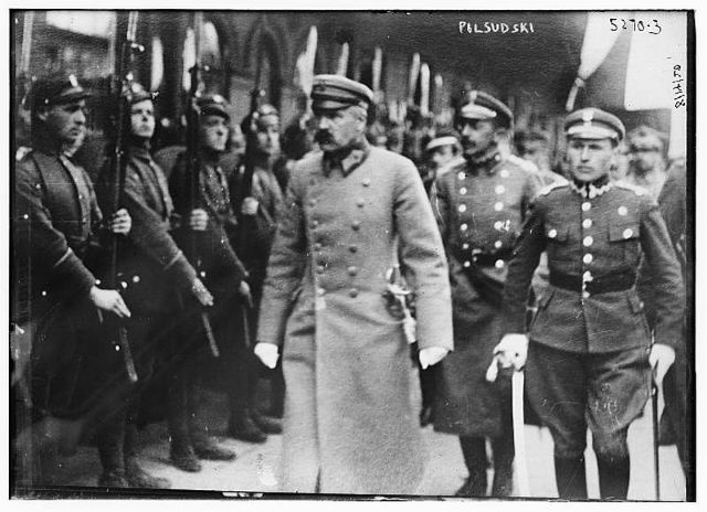 Tylko w 1921 r. przygotowano dwa zamachy na życie Józefa Piłsudskiego. Gdyby któryś przyniósł efekt, historia Polski międzywojennej biegłaby innymi torami