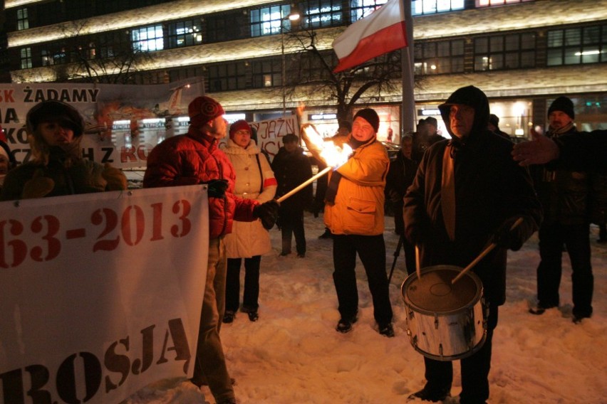 Wrocław: Prawicowy marsz z pochodniami. Chcą nowego powstania (ZDJĘCIA)