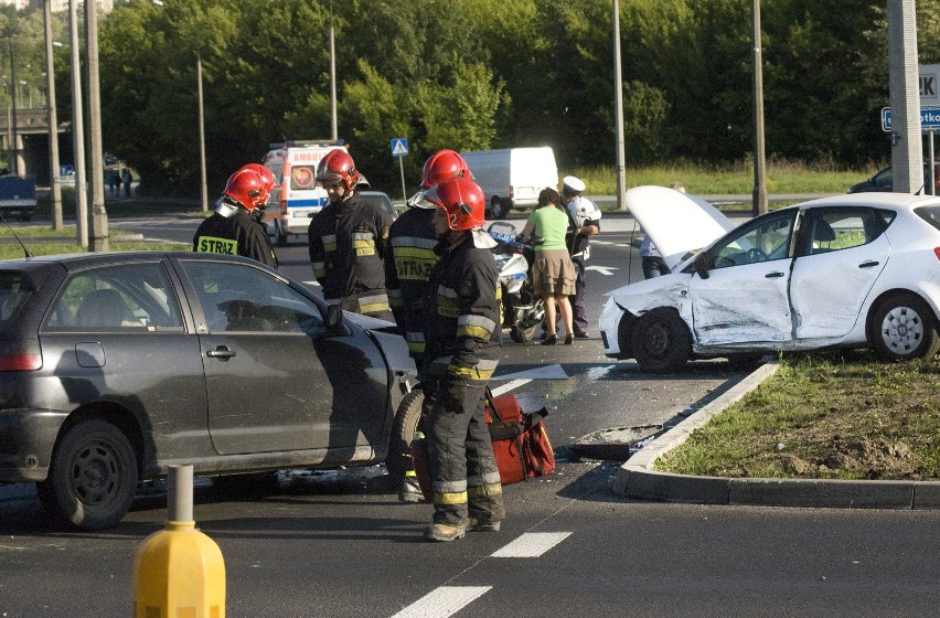 Kolizja na Diamentowej: Zderzyły się dwa seaty (ZDJĘCIA)