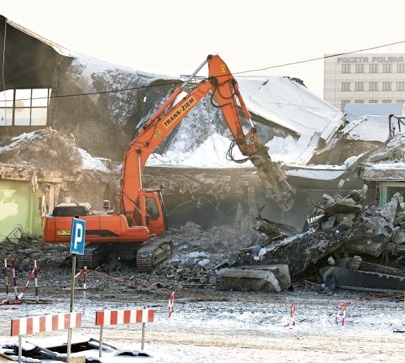 30 grudnia. Burzony jest piąty kielich od strony ul. Słowackiego