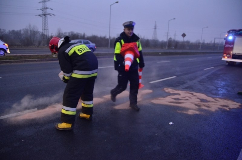 Około godziny 13.30 w środę przy skrzyżowaniu ulic Hlonda i...