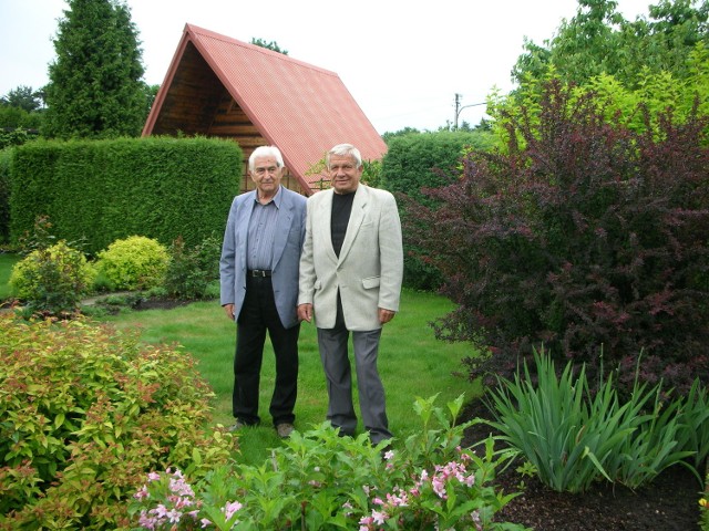Panowie Gazda i Michalik od lat dbają o swoje ogródki