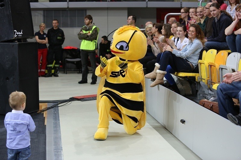 Skra Bełchatów - Reprezentacja Polski: Mecz na rzecz głodujących dzieci [ZDJĘCIA]