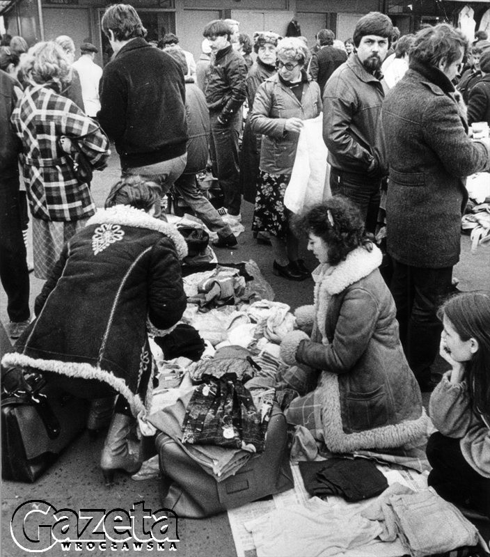 WROCŁAW 04.1984.
SZABER PLAC PRZY ULICY KRAKOWSKIEJ.