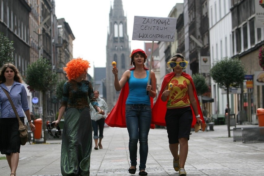 Katowice: Superbohaterowie protestowali na Mariackiej [ZDJĘCIA]