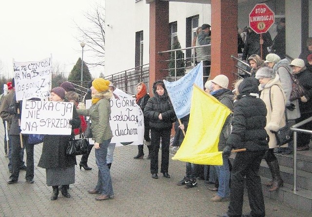 Strajk prawie 150 osób w Sompolnie trwał ponad godzinę