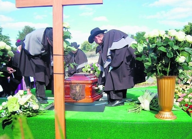 Właścicielkę prężnej wielkopolskiej firmy pochowano na cmentarzu w Tłokini Kościelnej