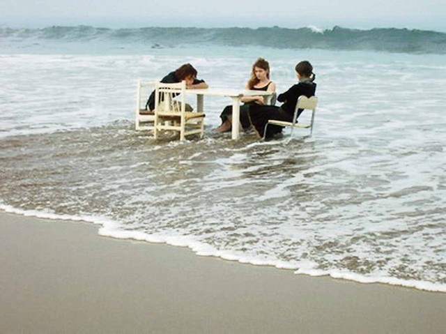 Grupa Łuhuu!!! tworzy głównie performance, akcje parateatralne i happeningi. W sobotę przedstawi swój projekt na plaży w Jelitkowie.