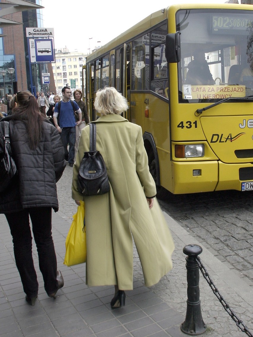 Autobusem pod Wrocław nawet o jedną trzecią drożej
