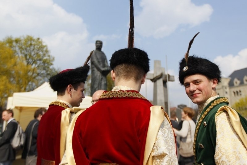 Protest przeciwko ograniczeniu liczby godzin historii w...