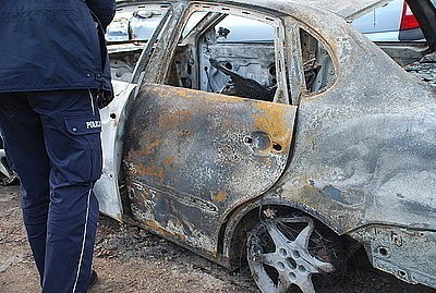 Mikołów: Ukradli samochód, a potem podpalili