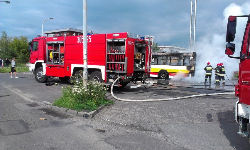 Pożar autobusu na Psim Polu (FILM, ZDJĘCIA)