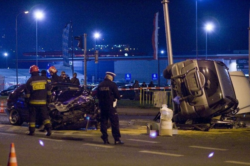 Wałbrzych: Wypadek koło Tesco, kobieta jechała 140 km/h