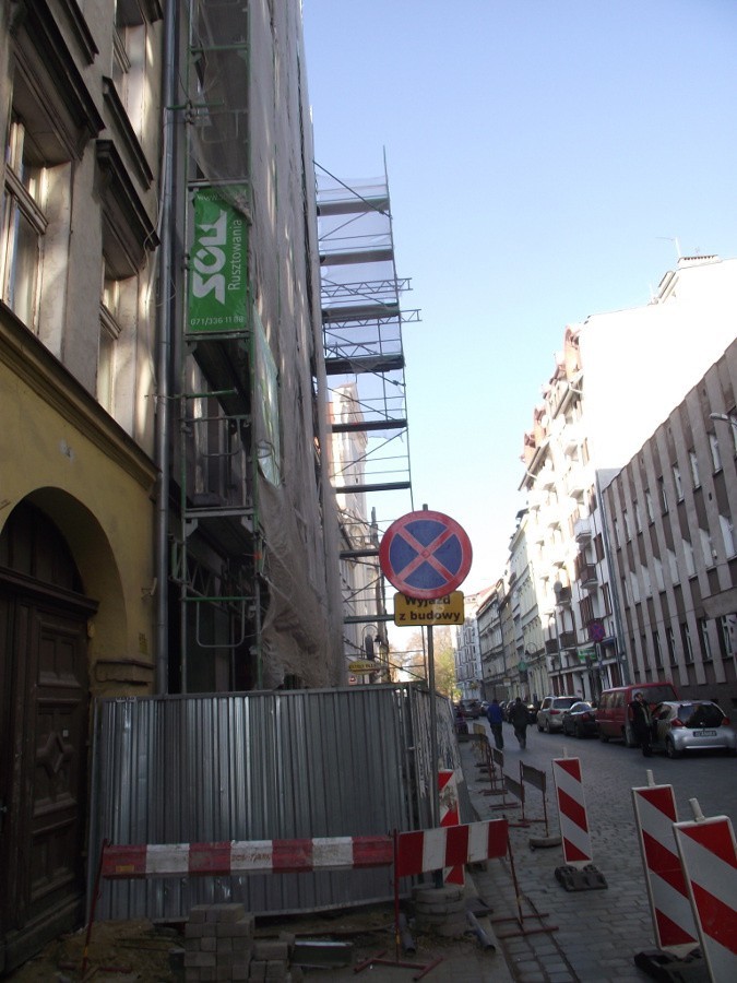 Wrocław: Nadzór budowlany kazał wstrzymać budowę hotelu. Ale i tak budują