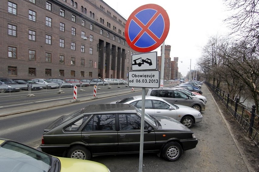 Wrocław: Koniec bezpłatnego parkowania przy Podwalu (ZDJĘCIA)
