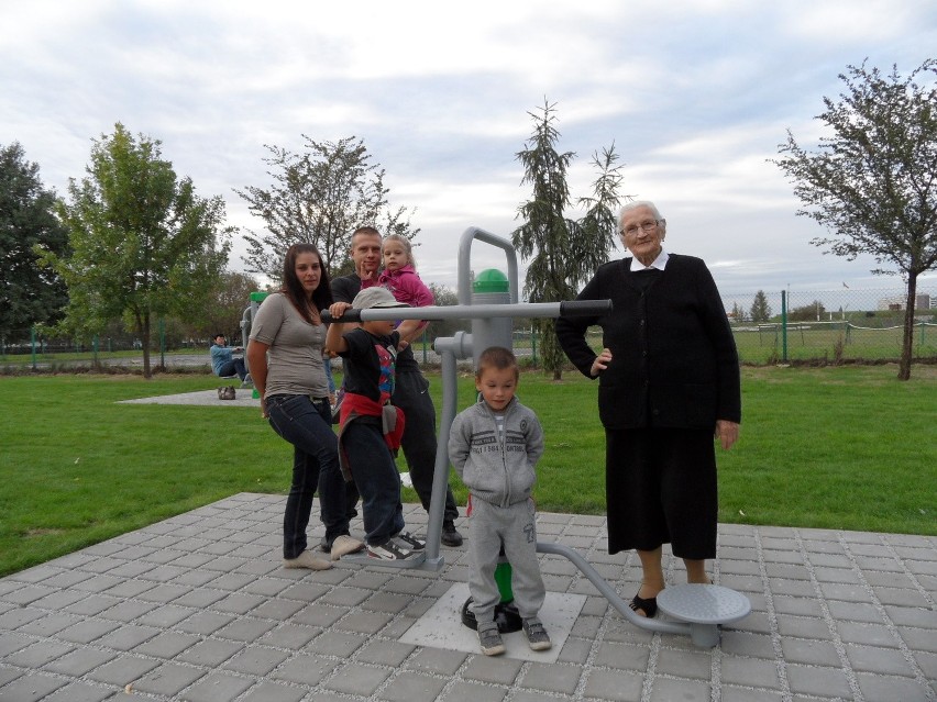 88-letnia pani Maria ćwiczy na siłowni w Żorach