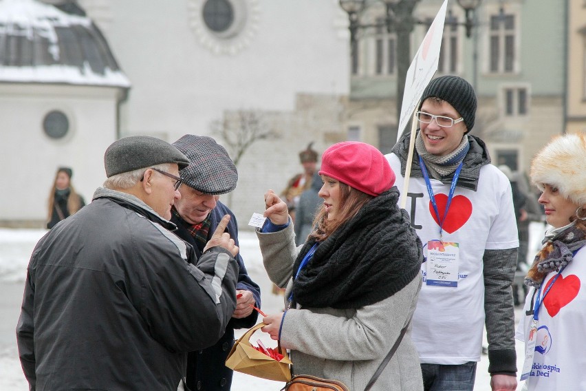 Rozdawali serca krakowianom...od hospicjum [ZDJĘCIA]