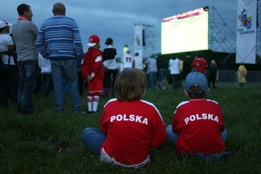 Kraków: tak kibicowała strefa kibica na meczu Polska - Rosja [ZDJĘCIA]
