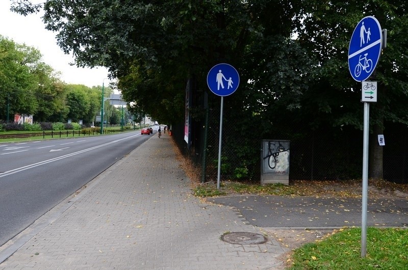 Na chodniku przy ulicy Pułaskiego pojawił się nowy znak -...