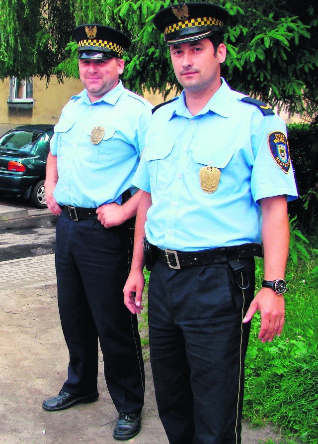 Strażnicy miejscy z Brzeszcz na miejscu kradzieży