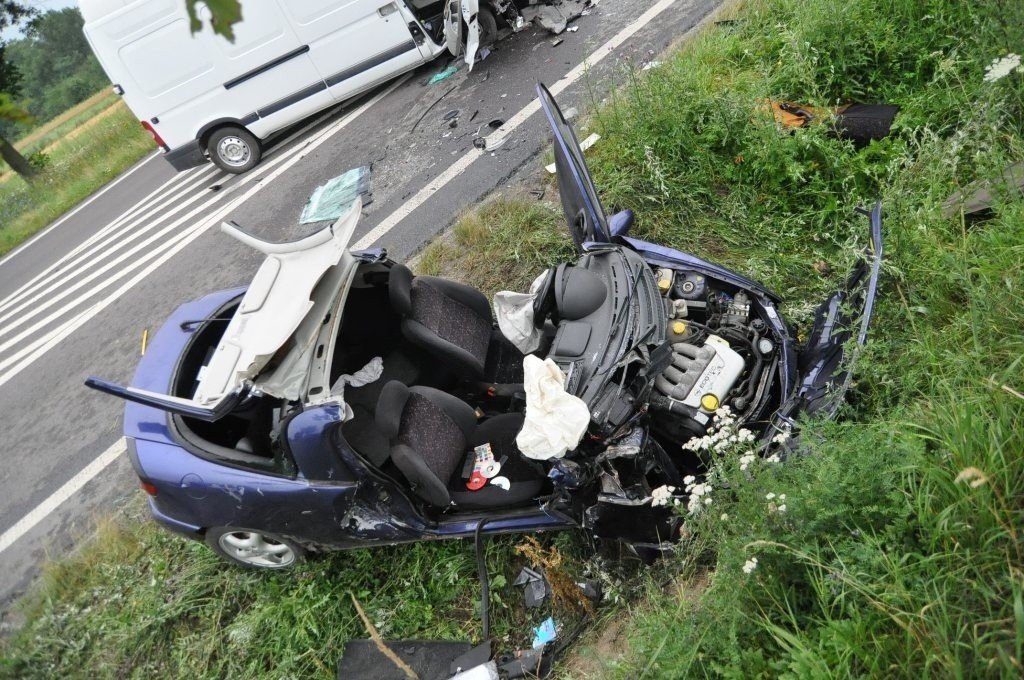 Wypadek w Łopienniku Górnym: Zginęła 17-latka. Kierowca był pijany  (ZDJĘCIA) | Kurier Lubelski