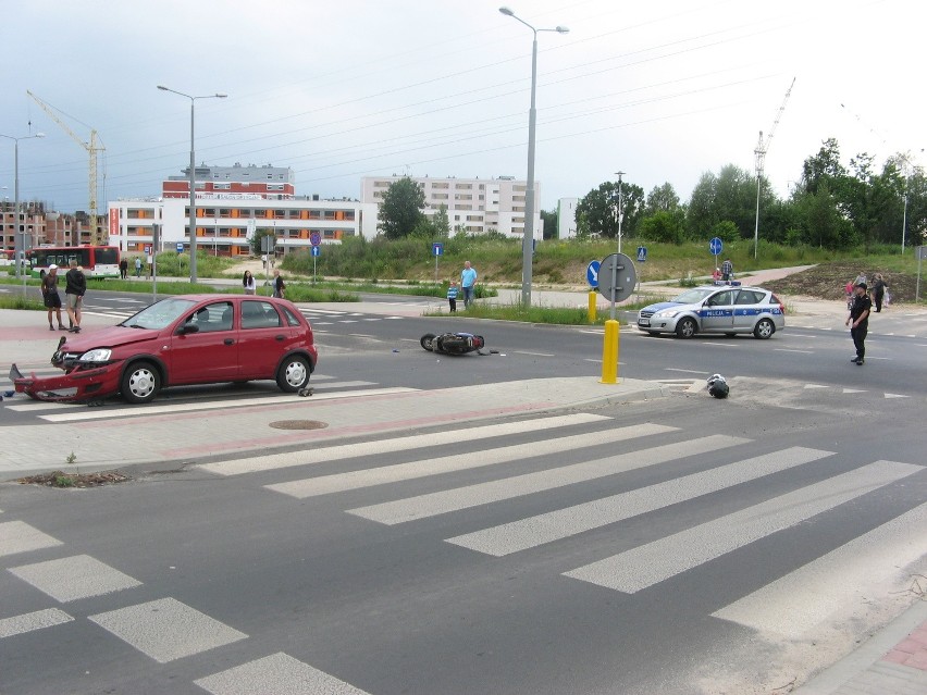 Wypadek na skrzyżowaniu ul. Granitowej i Agatowej (ZDJĘCIA)
