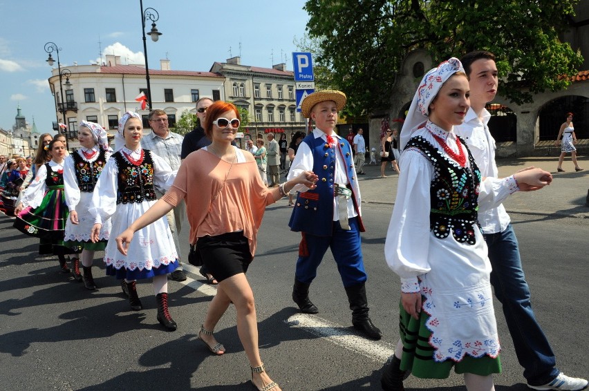 Polonez dla Lublina z okazji święta 3 Maja (WIDEO, ZDJĘCIA)