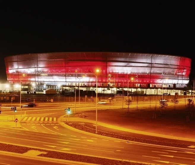 Stadion Miejski we Wrocławiu. Pojemność wynosi  42 771...