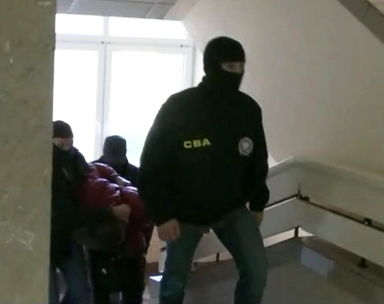 Lublin: Gang fałszerzy euro zatrzymany przez CBA w hotelu
