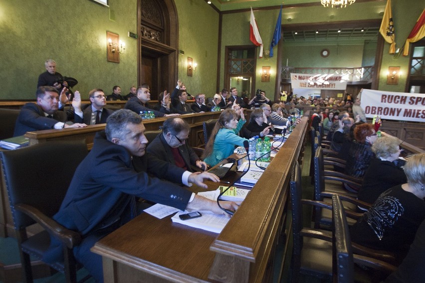 Protest przeciw podwyżkom cen śmieci (ZDJĘCIA)