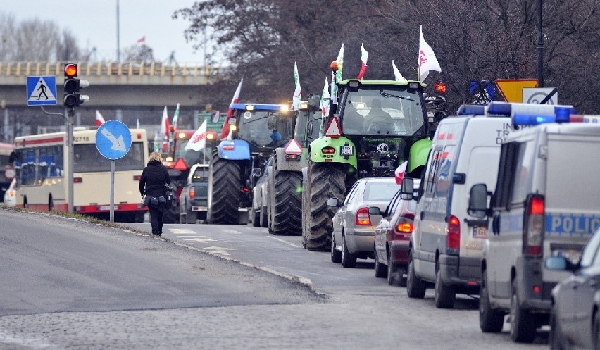 Gdańsk: Protest rolników przeciwko sprzedaży polskich gruntów [ZDJĘCIA]