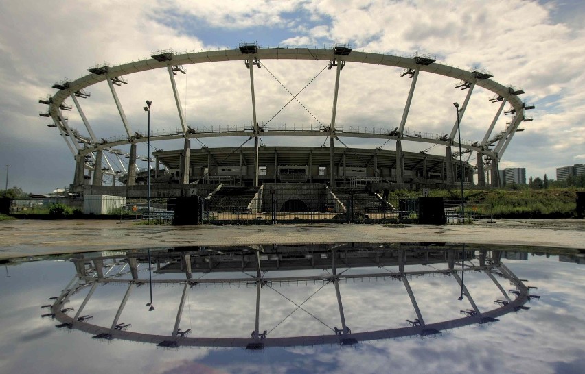 Minął rok od pęknięcia krokodyli na Stadionie Śląskim [ZDJĘCIA]