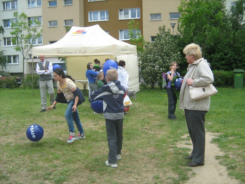 Poznań: Nivea postawiła plac zabaw na Piątkowie [GALERIA ZDJĘĆ]