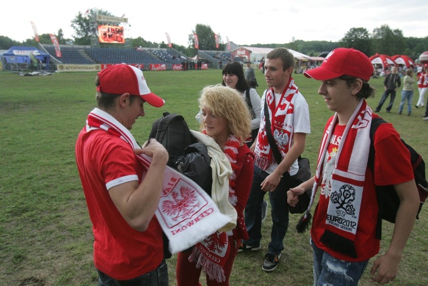 Polska - Rosja w Śląskiej Strefie Kibica w Chorzowie. Deszcz? Jaki deszcz? [ZOBACZ ZDJĘCIA]