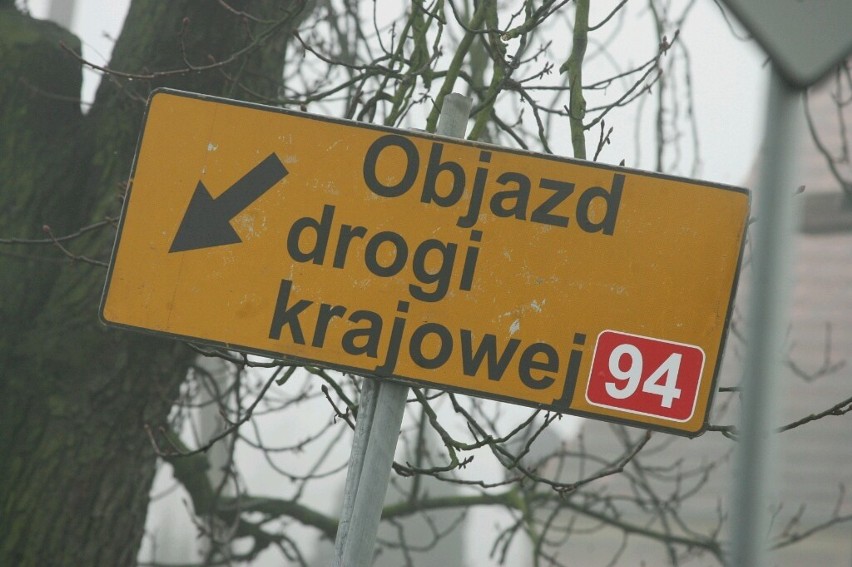 Wrocław: Objazd Średzkiej to horror. Ulica Batorego w fatalnym stanie (ZDJĘCIA)