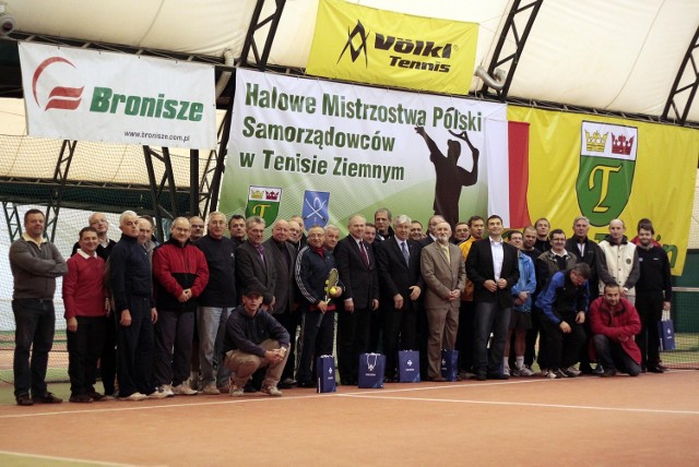Uczestnicy  Halowych Mistrzostwach Samorządowców w Tenisie Ziemnym w Teresinie