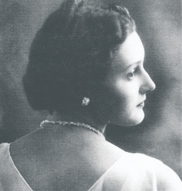 Stefania Hanausek wróciła do Tarnowa tuż przed wybuchem wojny. Działalność konspiracyjną rozpoczęła już w 1939 roku