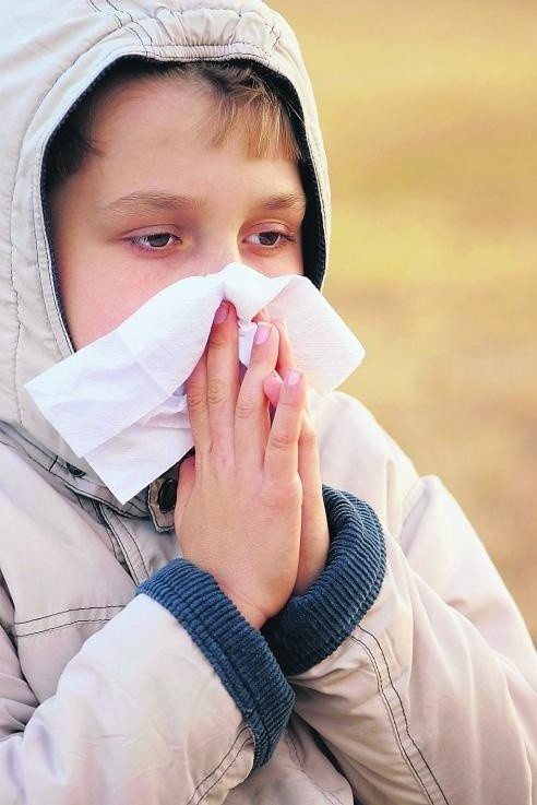 Katar, suchy kaszel, drapanie i ból w gardle ? to tylko niektóre z objawów grypy