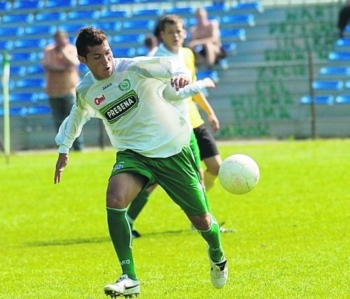 Podczas wczorajszego sparingu w Jarocinie trener Baniak obejrzał grę sporej grupy zawodników