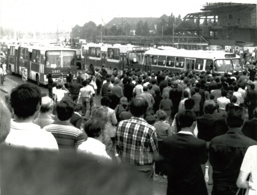 Koniec legendy. Żegnaj Ikarusie [ZOBACZ ZDJĘCIA AUTOBUSÓW]