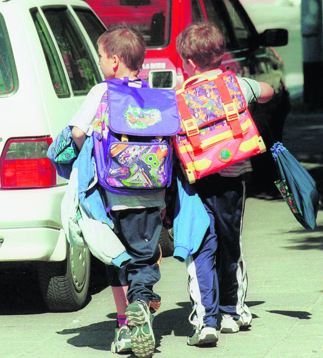 Psycholog przestrzega: nawet siedmiolatki nie powinny jeszcze same chodzić do szkoły