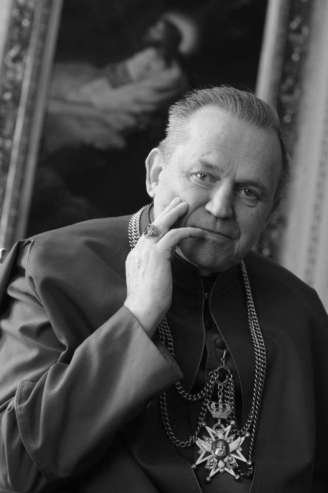 Ks. Henryk Jankowski (18 grudnia 1936 - 12 lipca  2010)