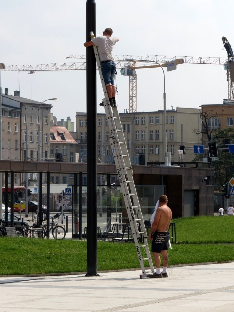 Wrocław: Na Dworcu Głównym już naprawiają to, co remontowali (ZDJĘCIA)
