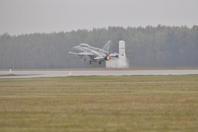 Pięćdziesiąt samolotów i helikopterów zleci się we wtorek na poznańskie lotnisko Krzesiny