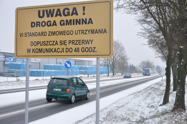 Począwszy od 1 stycznia przez 40 dni utrzymaniem odcinka Pozna  - Gniezno zajmowały się gminy Swarzędz, Pobiedziska i Łubowo. W tym okresie przy drodze na terenie gminy Pobiedziska  kierowcy mogli zobaczyć tablicę informującą, po jakiej drodze się poruszają