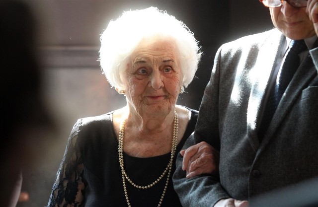 Zofia Adel 102 urodziny obchodziła - jak przystało na osobę wiecznie młodą - w klubie studenckim Kwadratowa