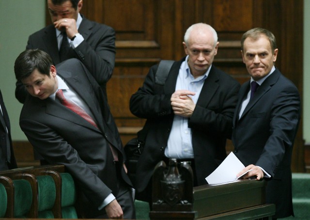 Igor Ostachowicz (z lewej) zawsze trzyma się z boku