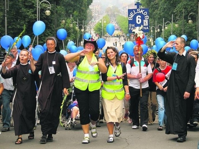 Na pątnicze trasy wkroczyła technika, ale przesłanie nie zmieniło się od wieków