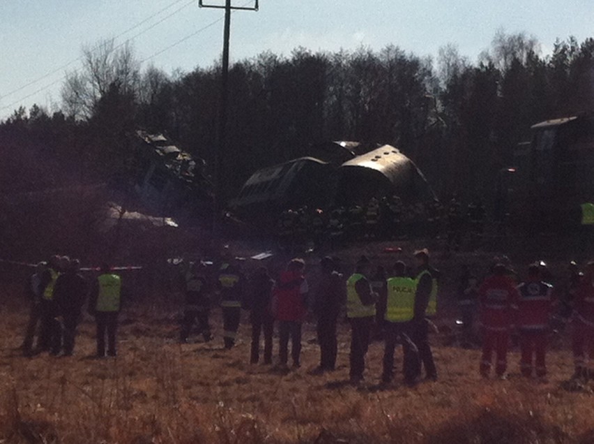 Katastrofa kolejowa w Szczekocinach: Już 16 ofiar śmiertelnych [ZDJĘCIA]